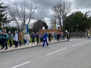cortège dans le village
